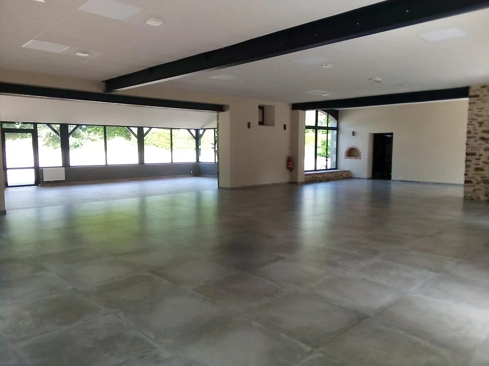 La Raimbaudière, Salle à Courbeveille, mariage en Mayenne (photo 3)