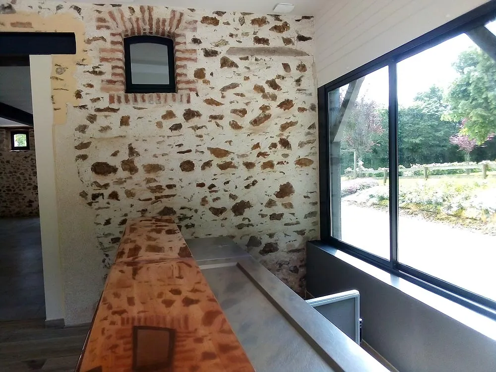 La Raimbaudière, Salle à Courbeveille, mariage en Mayenne (photo 4)