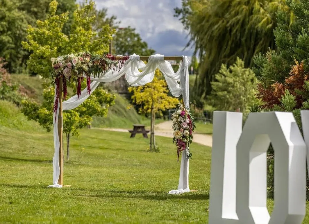 Les Naïades – salle socio-culturelle, Salle à Neau, mariage en Mayenne (photo 2)